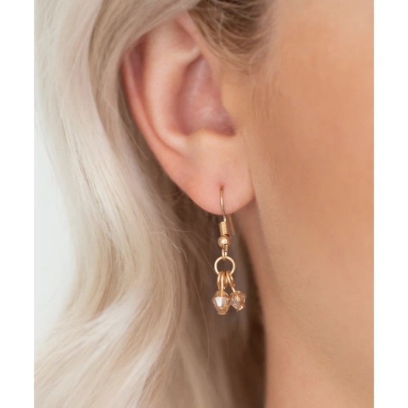 First Class Fringe Necklace Set NWT - Picture 3 of 3